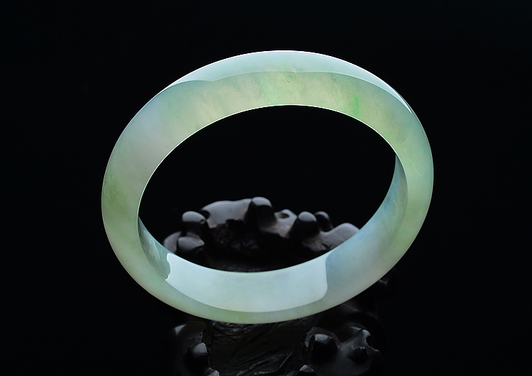 （超值推荐）冰种绿晴水略飘翠手镯（58.5mm）