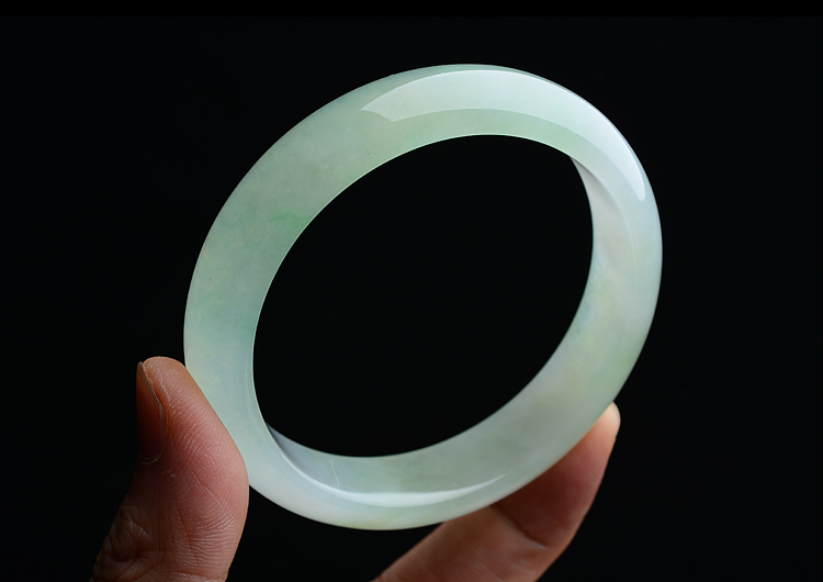 （超值推荐）冰种绿晴水略飘翠手镯（58.5mm）
