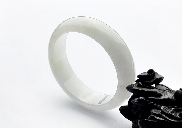 糯冰种淡晴水手镯(54.3mm)