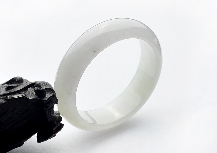 糯冰种淡晴水手镯(54.3mm)
