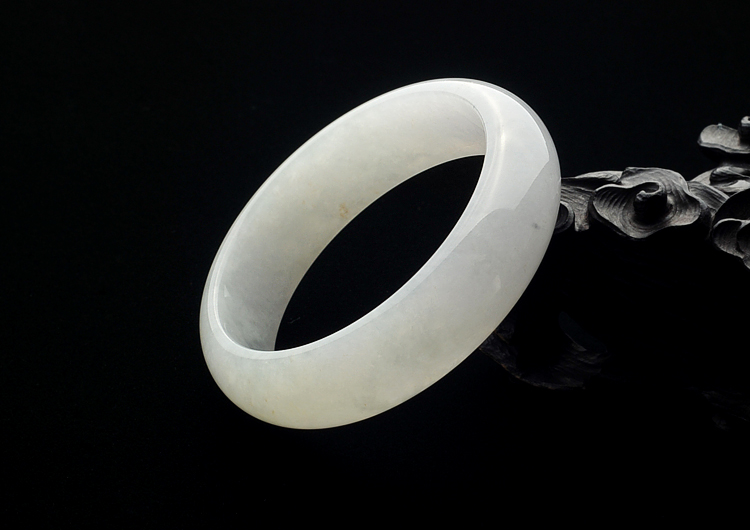 糯冰种淡晴水手镯(54.3mm)