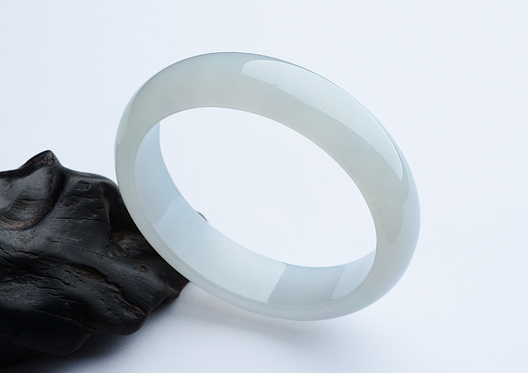 （超值推荐）糯冰种白色手镯（59.6mm）