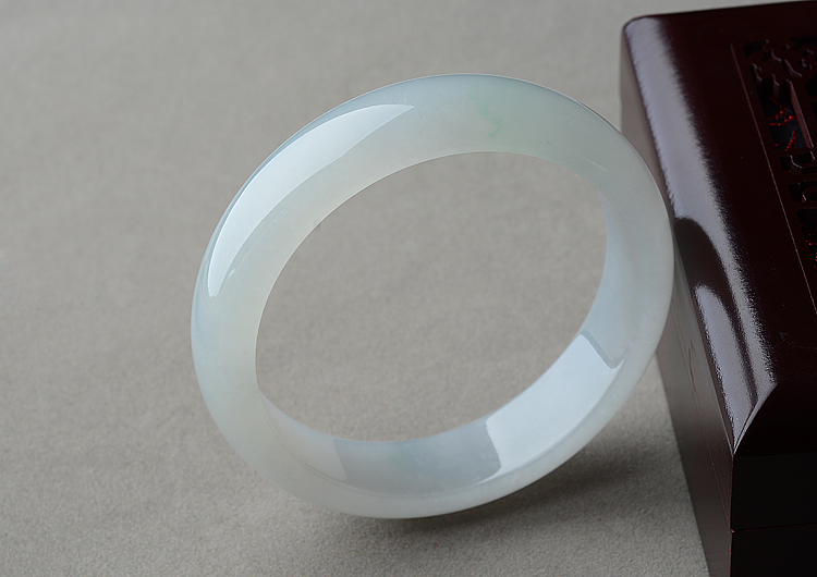 （超值推荐）糯冰种白色手镯（59.6mm）