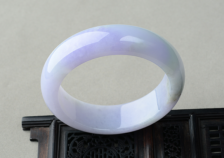 （超值推荐）糯冰种紫罗兰略飘花手镯（58mm）