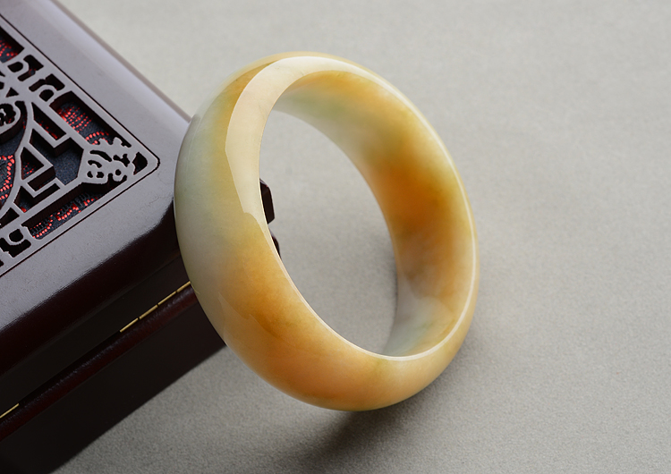 （超值推荐）糯冰种晴水黄翡手镯（58.8mm）