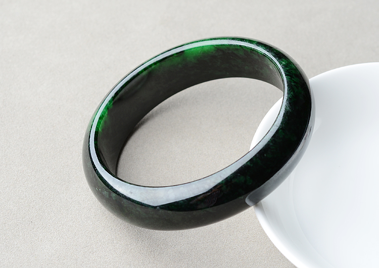 （超值推荐）细糯种廯加绿手镯（61.5mm）