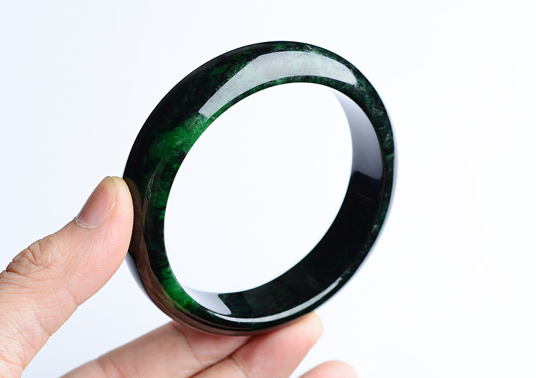 （超值推荐）细糯种廯加绿手镯（61.5mm）
