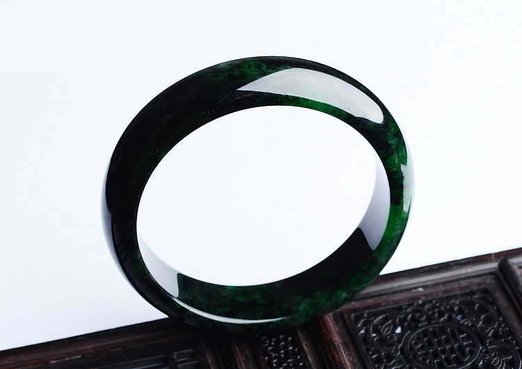 （超值推荐）细糯种廯加绿手镯（61.5mm）
