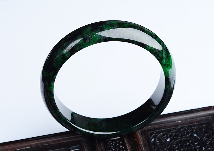 （超值推荐）细糯种廯加绿手镯（62mm）