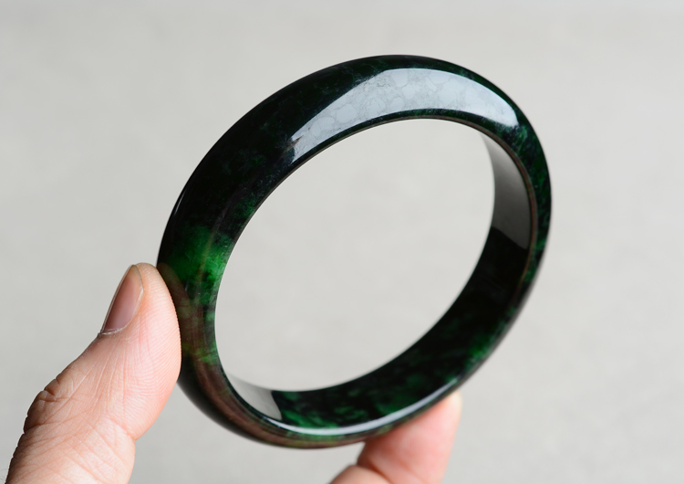 （超值推荐）细糯种廯加绿手镯（62mm）