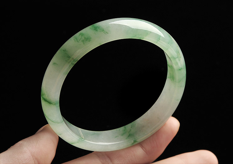 (超值推荐)冰种飘花手镯(58mm)