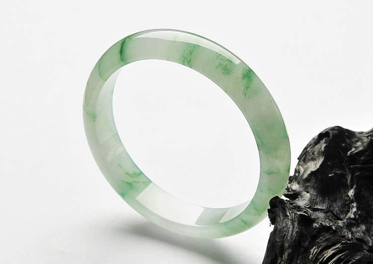 (超值推荐)冰种飘花手镯(58mm)