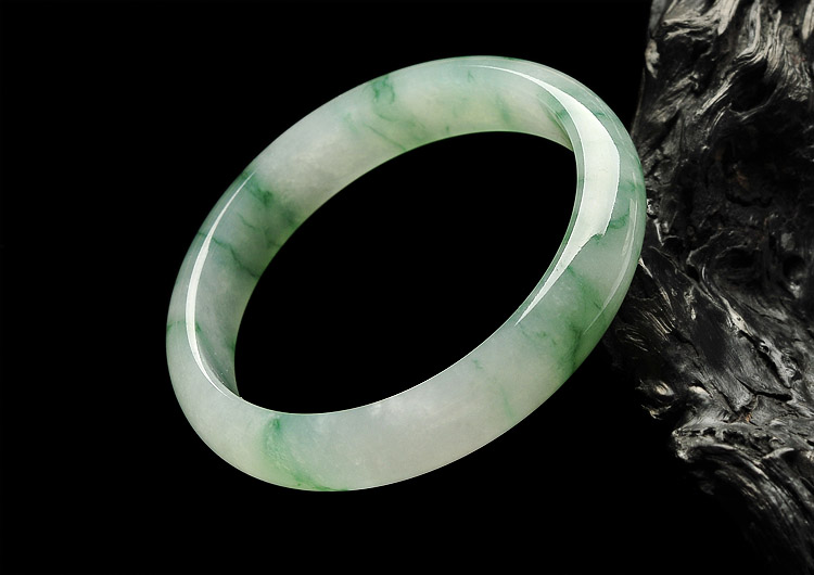 (超值推荐)冰种飘花手镯(58mm)