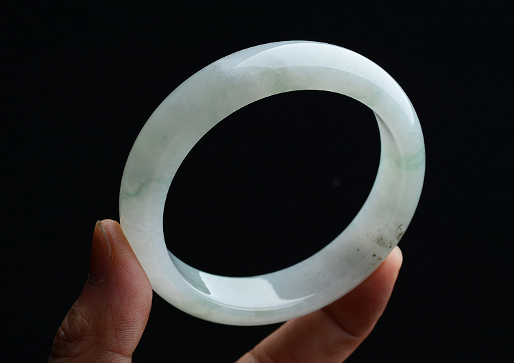 (超值推荐)冰种飘花手镯（58mm）
