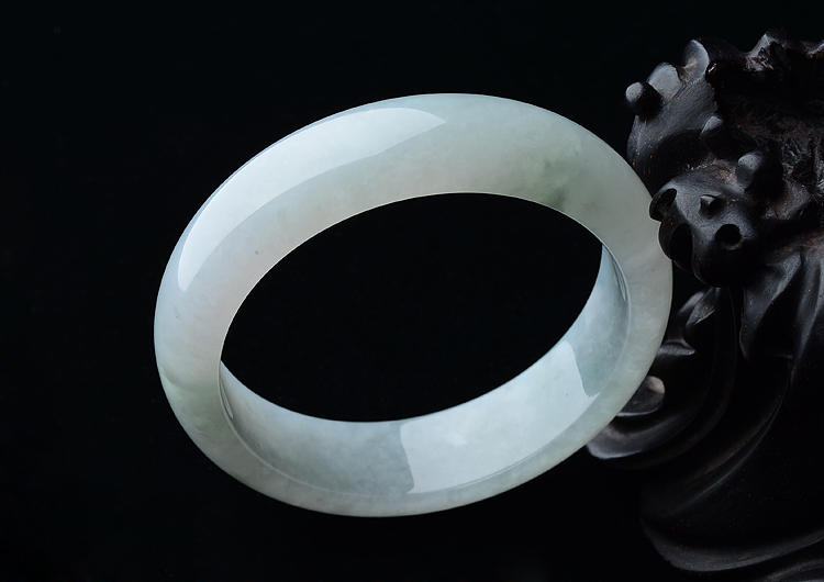 (超值推荐)冰种飘花手镯（56mm）