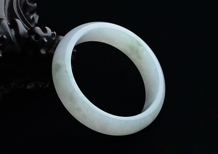(超值推荐)冰种飘花手镯（56mm）