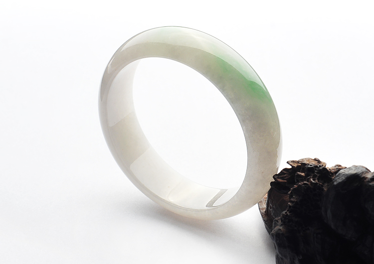 糯冰种飘绿花手镯(58mm)