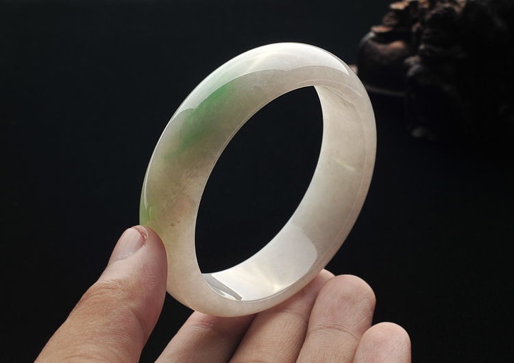 糯冰种飘绿花手镯(58mm)