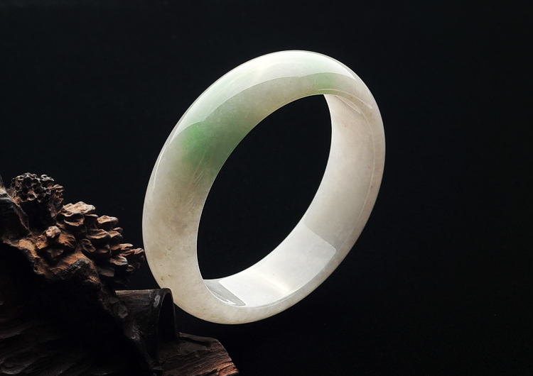 糯冰种飘绿花手镯(58mm)