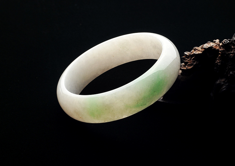 糯冰种飘绿花手镯(58mm)