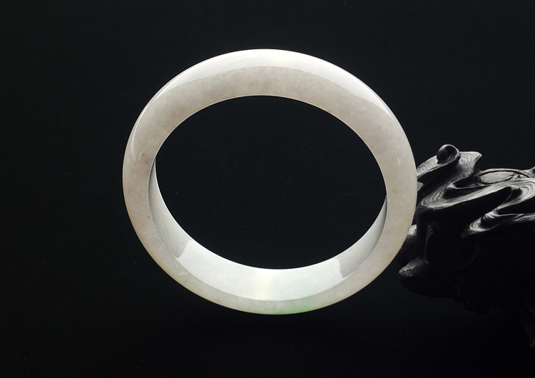糯冰种飘绿花手镯(58.2mm)
