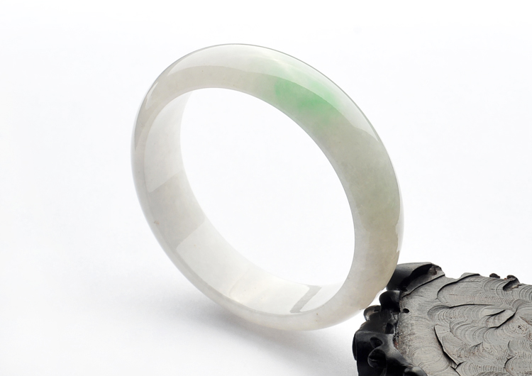 糯冰种飘绿花手镯(58.2mm)