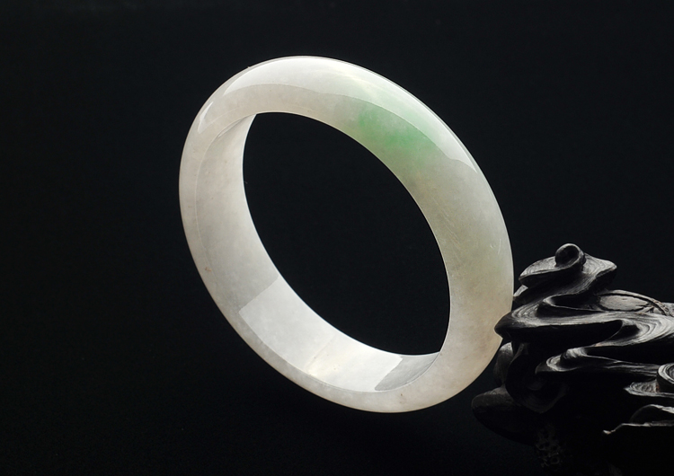 糯冰种飘绿花手镯(58.2mm)