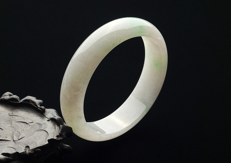 糯冰种飘绿花手镯(58.1mm)