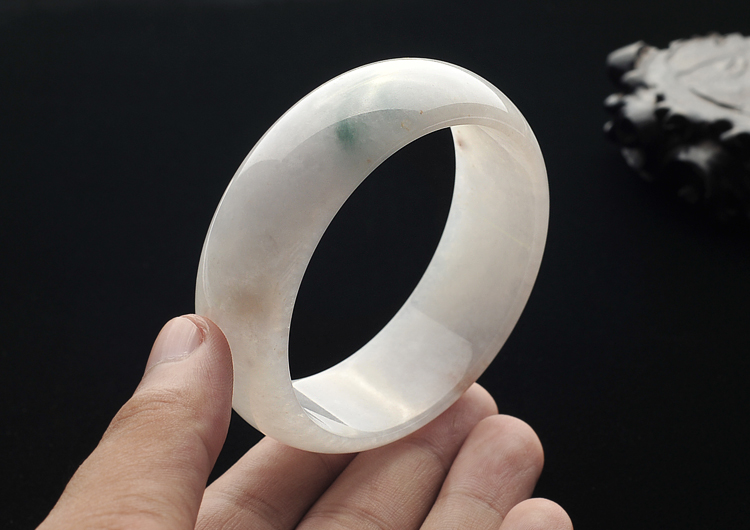 糯冰种飘花手镯(60.1mm)