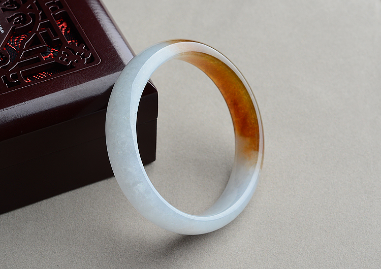 (超值推荐)糯冰种褐红翡手镯（56.8mm）