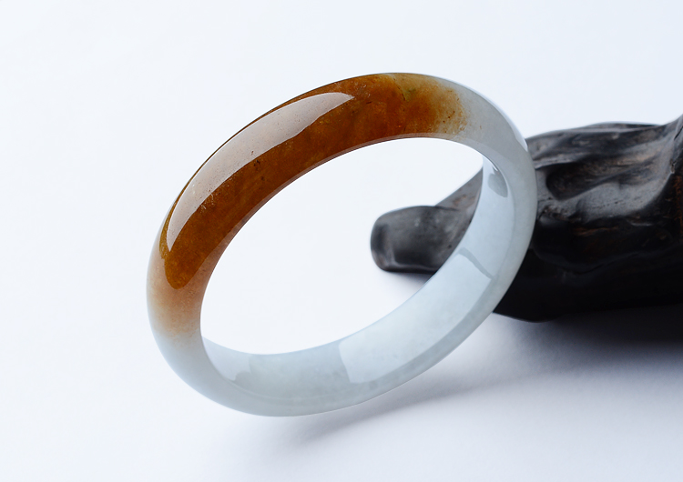 (超值推荐)糯冰种褐红翡手镯（56.8mm）