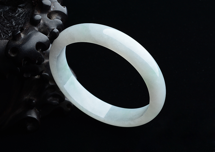 (超值推荐)糯冰种晴水手镯（54.5mm）