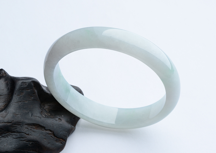 (超值推荐)糯冰种晴水手镯（54.5mm）