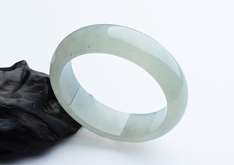 (超值推荐)冰种晴水手镯（57mm）