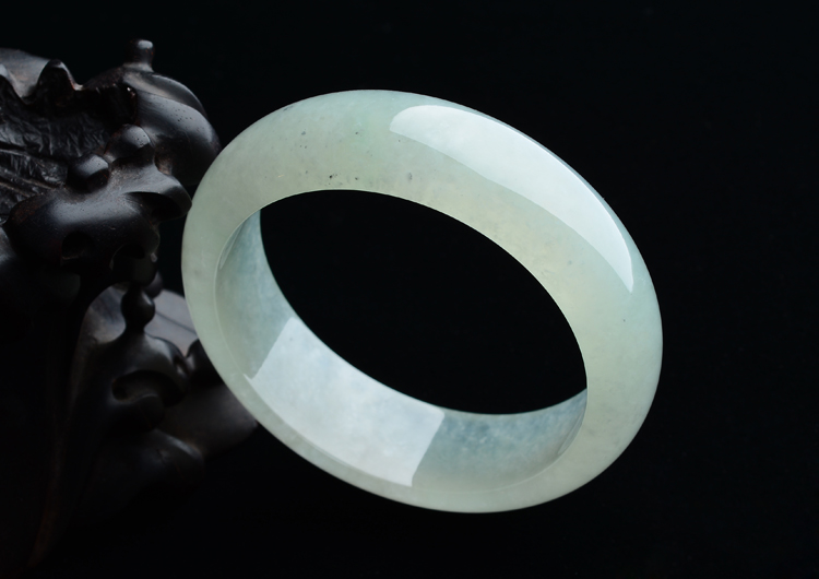 (超值推荐)冰种晴水手镯（57mm）