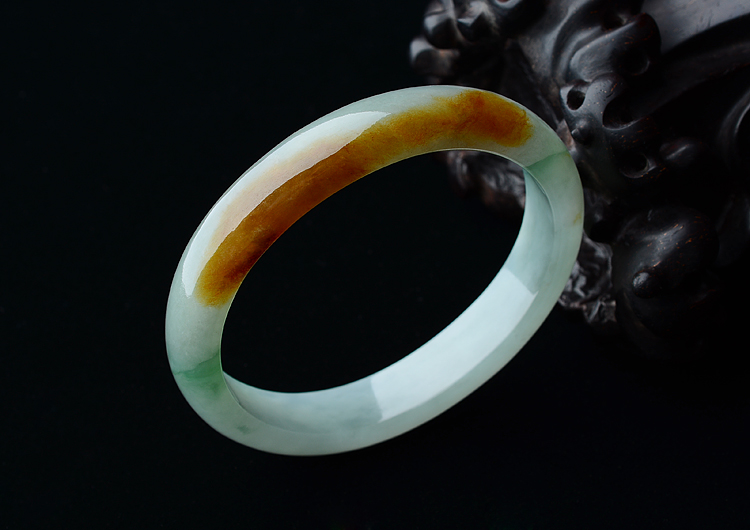(超值推荐)糯冰种飘花带黄翡贵妃镯（54.3mm-48.8mm）