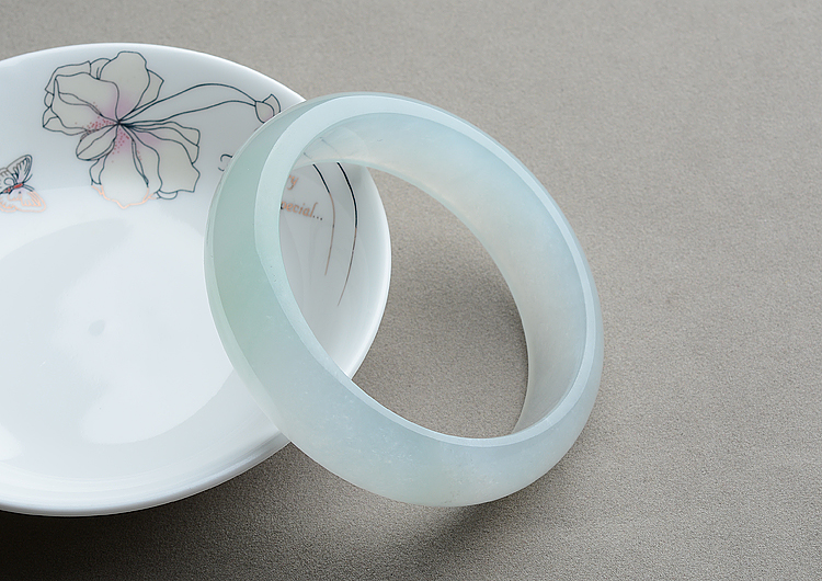冰种晴水手镯（58.5mm）