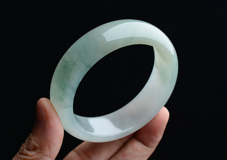 (超值推荐)糯冰种飘花手镯（57.6mm）