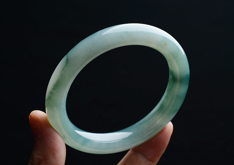 糯冰种晴水飘花圆条手镯（57.8mm）