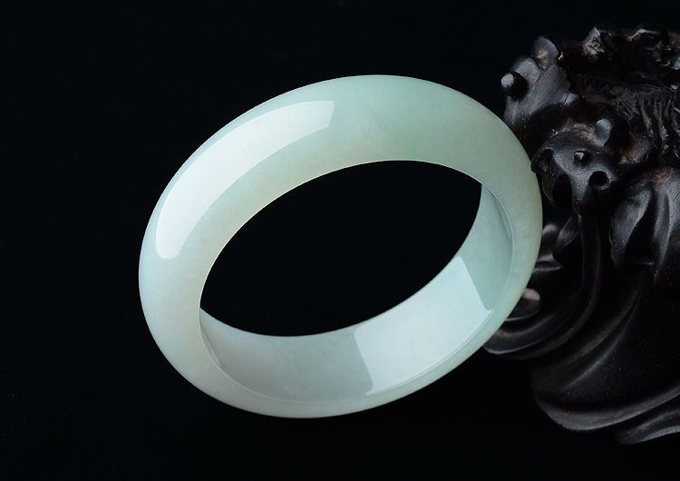 (超值推荐)糯冰种晴水手镯（58.8mm）