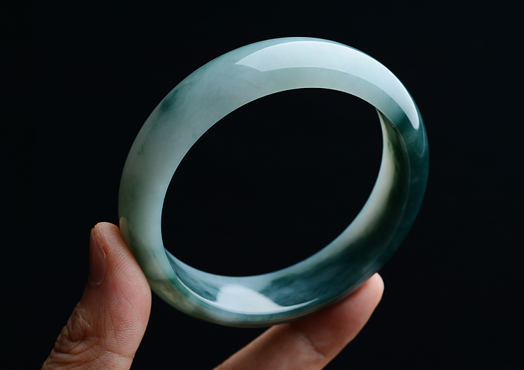 (超值推荐)糯冰种飘青花手镯（61mm）