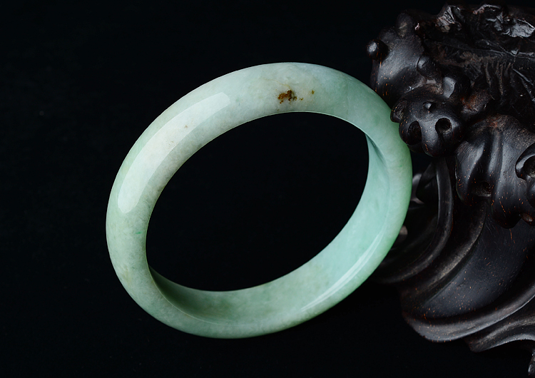 (超值推荐)糯冰种淡豆色手镯（56mm）
