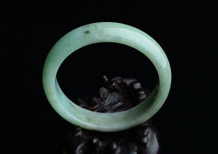 (超值推荐)糯冰种淡豆色手镯（56mm）