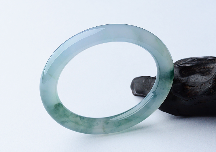 (超值推荐)冰种晴水飘花圆条手镯（55.8mm）