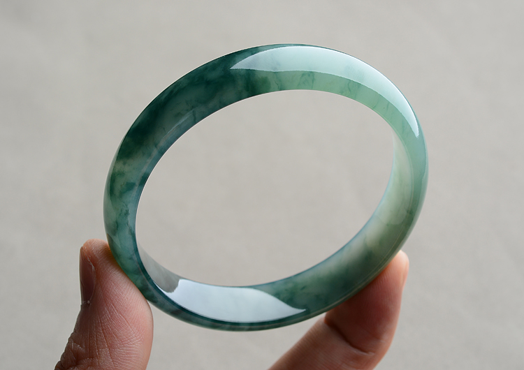 (超值推荐)糯冰种飘蓝花手镯(57.7mm)