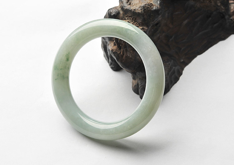 糯冰种飘花圆条手镯(53.7mm)
