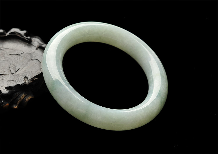 糯冰种飘花圆条手镯(53.7mm)