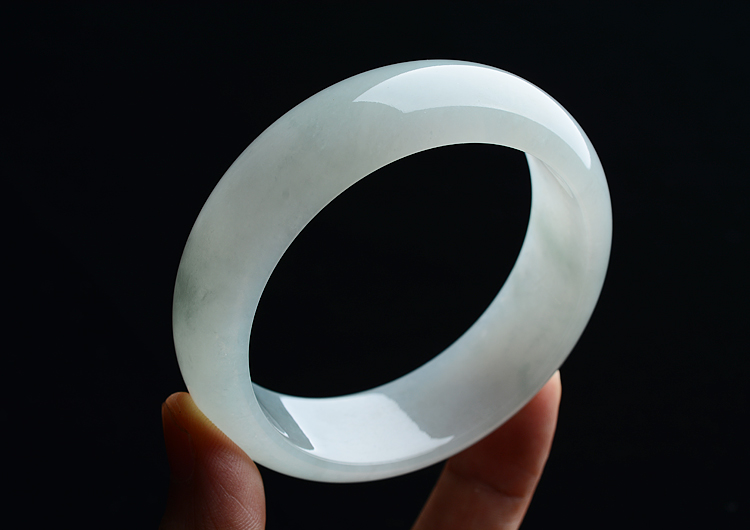 (超值推荐)糯冰种晴水手镯（60mm）