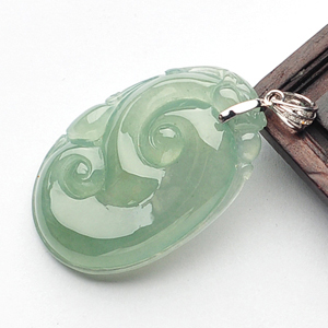 糯冰种晴水如意挂件(金扣真钻)