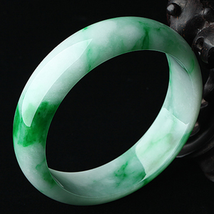 糯冰种正阳绿手镯(58.2mm)